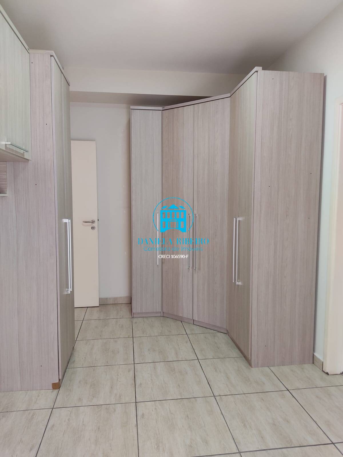 Apartamento para alugar com 3 quartos, 143m² - Foto 12