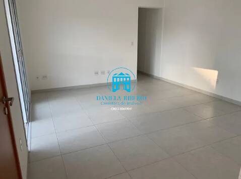 Apartamento à venda com 2 quartos, 70m² - Foto 2